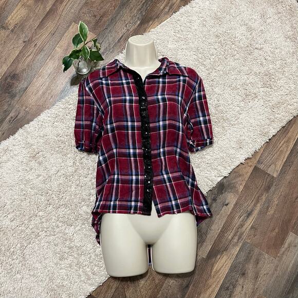 Buckle BKE Medium Plaid Distressed Acid Wash Sequin Frayed Relaxed Collared Top - Picture 1 of 7